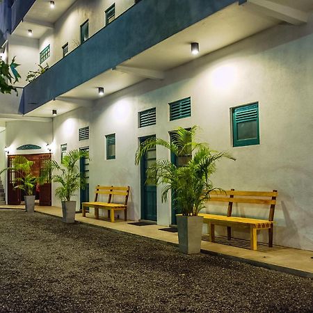 Colombo Beach Hostel Dehiwala-Mount Lavinia Kültér fotó