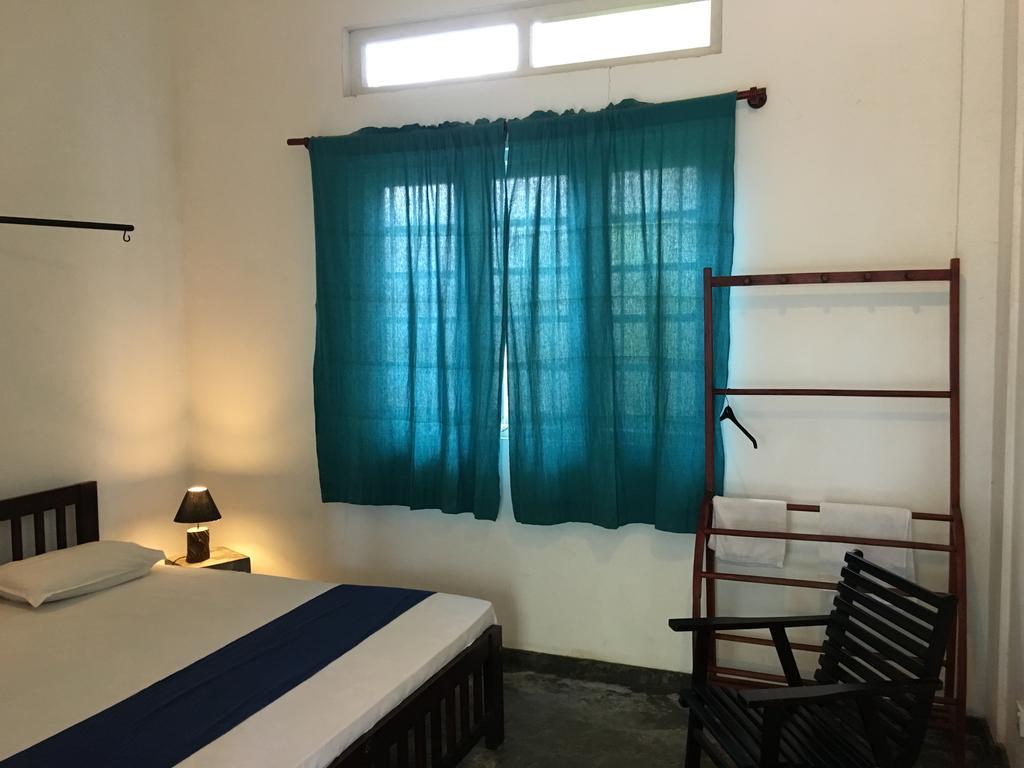 Colombo Beach Hostel Dehiwala-Mount Lavinia Kültér fotó