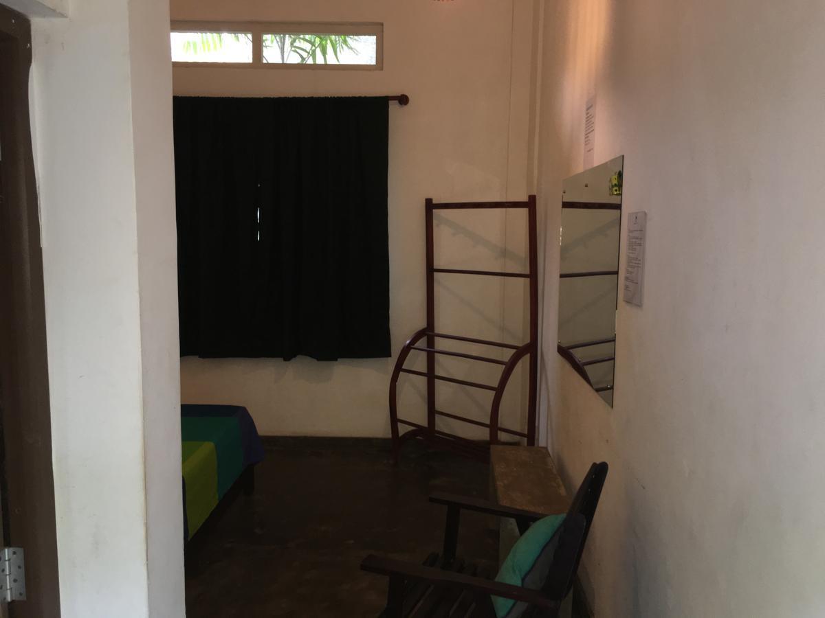 Colombo Beach Hostel Dehiwala-Mount Lavinia Kültér fotó