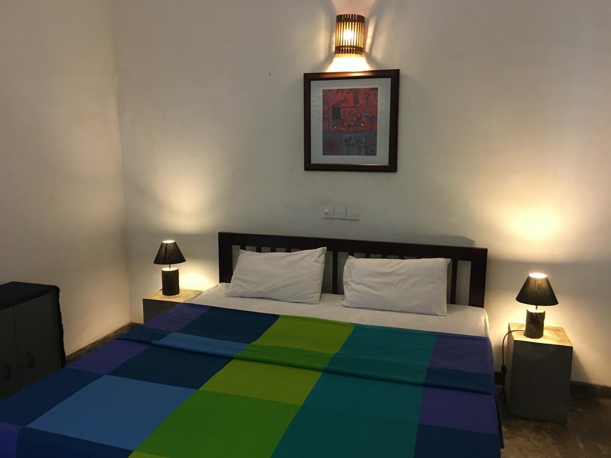 Colombo Beach Hostel Dehiwala-Mount Lavinia Kültér fotó