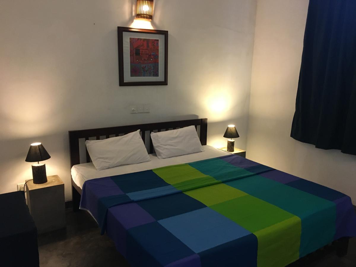 Colombo Beach Hostel Dehiwala-Mount Lavinia Kültér fotó