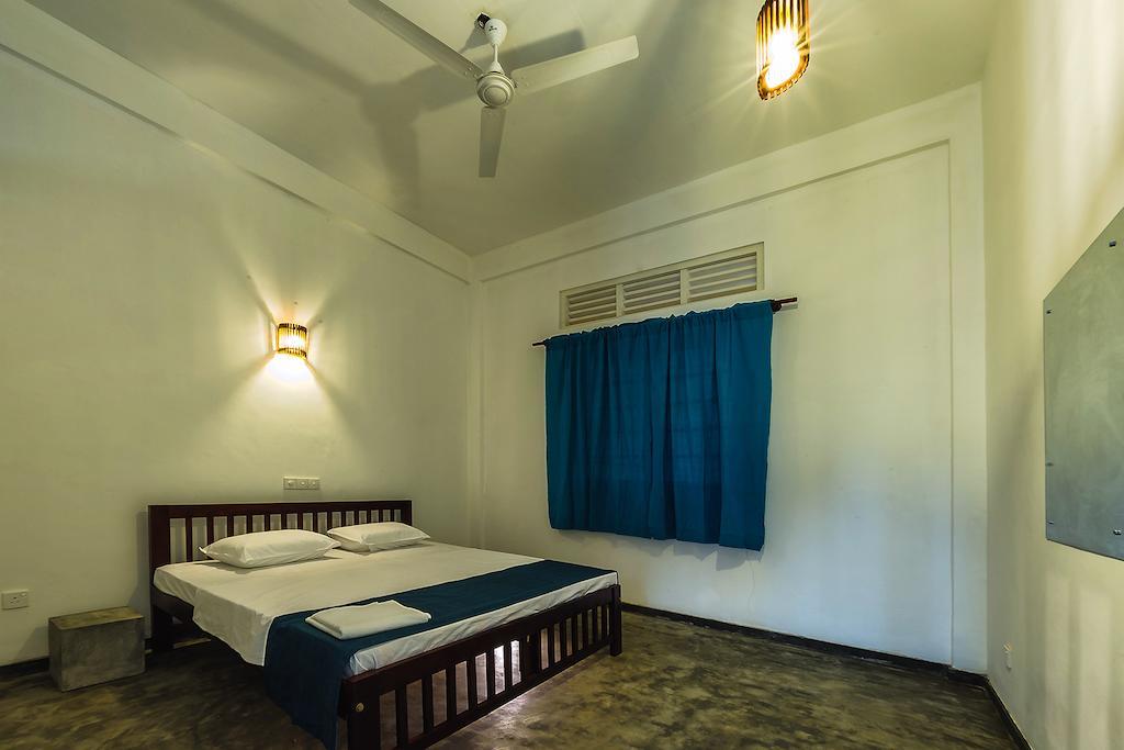 Colombo Beach Hostel Dehiwala-Mount Lavinia Szoba fotó